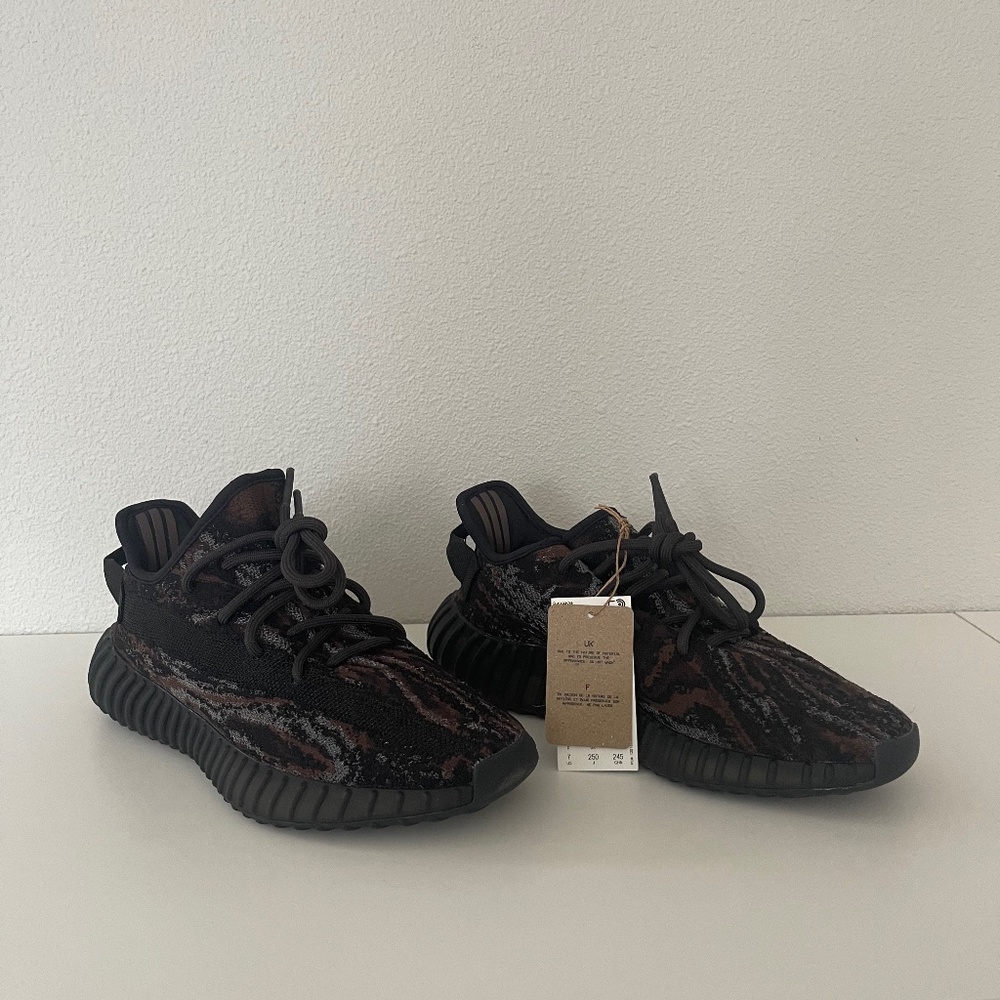 Adidas Yeezy Boost 350 V2 - Size 7 - MX Rock